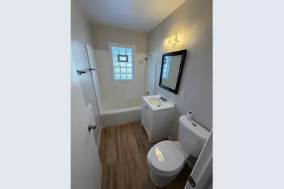 4334 W Eggert Pl, Milwaukee, WI 53218 - Photo 4