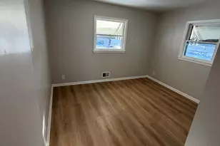 4334 W Eggert Pl., Milwaukee, WI 53218 - Photo 8