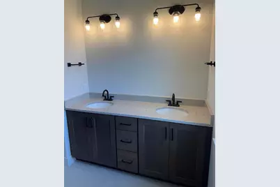 N75W24746  Lauren Dr, Sussex, WI 53089 - Photo 6