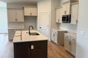 N75W24746 Lauren Dr, Sussex, WI 53089 - Photo 10