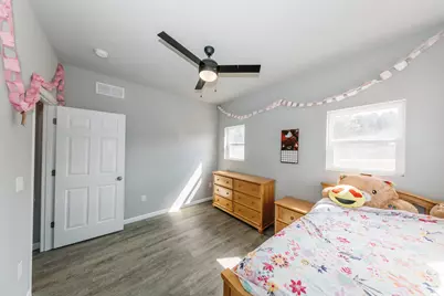 680  Hillside Ln, Cedarburg, WI 53012 - Photo 18