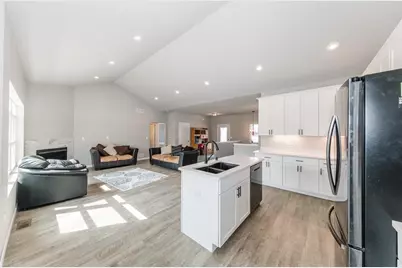 680  Hillside Ln, Cedarburg, WI 53012 - Photo 12