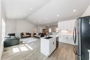 680 Hillside Ln, Cedarburg, WI 53012 - Photo 12