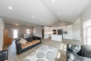 680 Hillside Ln, Cedarburg, WI 53012 - Photo 14