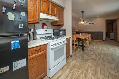 517  Fox Knoll Dr, Racine, WI 53185 - Photo 14