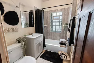 2661 N 39th St, Milwaukee, WI 53210 - Photo 8