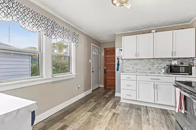 2352 S 79th St, West Allis, WI 53219 - Photo 14