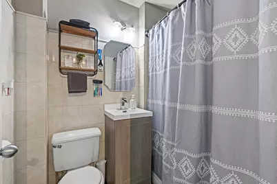 2352 S 79th St, West Allis, WI 53219 - Photo 10