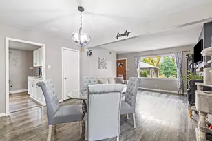 2352 S 79th St, West Allis, WI 53219 - Photo 8