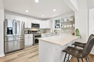 2201 Lakeshore Dr, Racine, WI 53139 - Photo 12