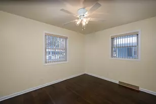 4640 W Brentwood Ct, Milwaukee, WI 53223 - Photo 10