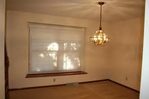 3427 E Elmwood Dr, Racine, WI 53405 - Photo 8