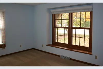 3427 E Elmwood Dr, Racine, WI 53405 - Photo 4