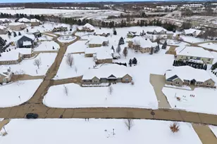 W229N3655 Sterling Ct, Pewaukee, WI 53072 - Photo 46