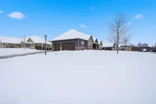 W229N3655 Sterling Ct, Pewaukee, WI 53072 - Photo 40