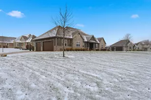 W229N3655 Sterling Ct, Pewaukee, WI 53072 - Photo 38