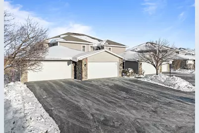 208  Potter Rd #202, Elkhorn, WI 53121 - Photo 2