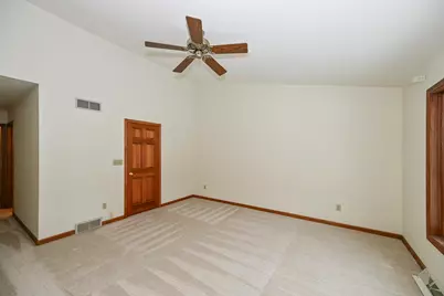 7713 W Terrace Dr, Franklin, WI 53132 - Photo 18