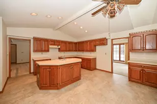 7713 W Terrace Dr, Franklin, WI 53132 - Photo 14