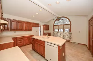 7713 W Terrace Dr, Franklin, WI 53132 - Photo 10