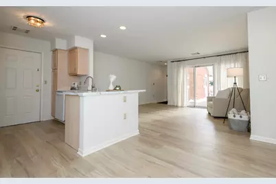 8782  Woodbridge Dr, Greendale, WI 53219 - Photo 10