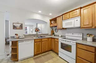 221 N Chicago Ave, South Milwaukee, WI 53172 - Photo 20