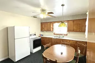 1531 Bryn Mawr Ave, Racine, WI 53403 - Photo 8