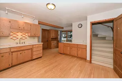 2824 S Lenox St, Milwaukee, WI 53207 - Photo 10