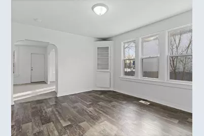 2409 N 21st St, Milwaukee, WI 53206 - Photo 10