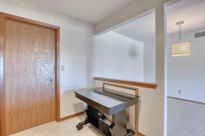 W176N9734  Riversbend Cir, Germantown, WI 53022 - Photo 16