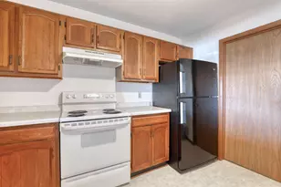 W176N9734 Riversbend Circle, Germantown, WI 53022 - Photo 6