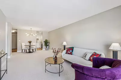 303 E Henry Clay St #306, Whitefish Bay, WI 53217 - Photo 2