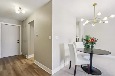 303 E Henry Clay St #306, Whitefish Bay, WI 53217 - Photo 6