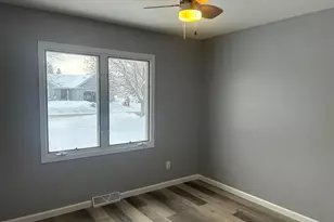 5934 Regency Hills Dr, Racine, WI 53406 - Photo 14