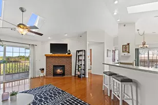 9285 S 51st St, Franklin, WI 53132 - Photo 2