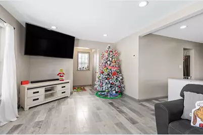 2839 S 46th St, Milwaukee, WI 53219 - Photo 16