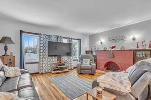 666 W 9th Ave, Oshkosh, WI 54902 - Photo 1