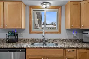 8100 W Imperial Dr, Franklin, WI 53132 - Photo 6