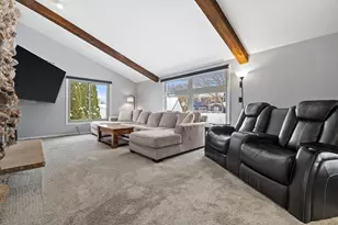 8100 W Imperial Dr, Franklin, WI 53132 - Photo 4