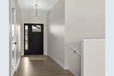 633  Lewis Ct, Holmen, WI 54636 - Photo 2