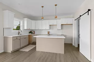 633 Lewis Ct, Holmen, WI 54636 - Photo 6