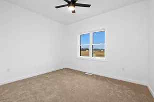 826 Clark Ln, Holmen, WI 54636 - Photo 12