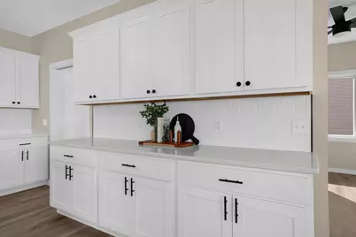 827  Clark Ln, Holmen, WI 54636 - Photo 10