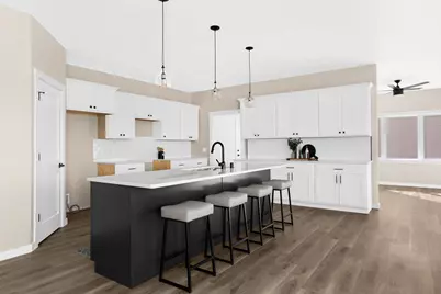 827  Clark Ln, Holmen, WI 54636 - Photo 6