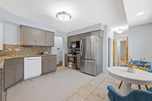 8155 N Mohawk Rd, Fox Point, WI 53217 - Photo 12