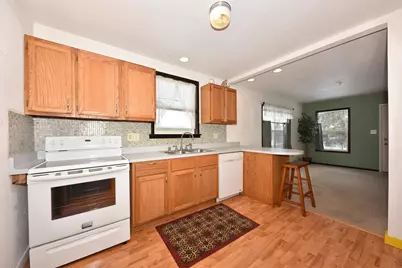 560 W Chestnut St, Port Washington, WI 53074 - Photo 6