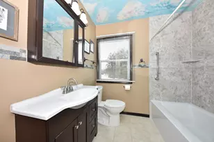 560 W Chestnut St, Port Washington, WI 53074 - Photo 16
