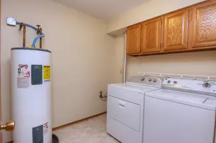 3227 W Meadows Ct, Sheboygan, WI 53081 - Photo 32