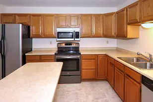 3227 W Meadows Ct, Sheboygan, WI 53081 - Photo 4