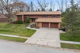 727 Browning Cir, Oconomowoc, WI 53066 - Photo 46